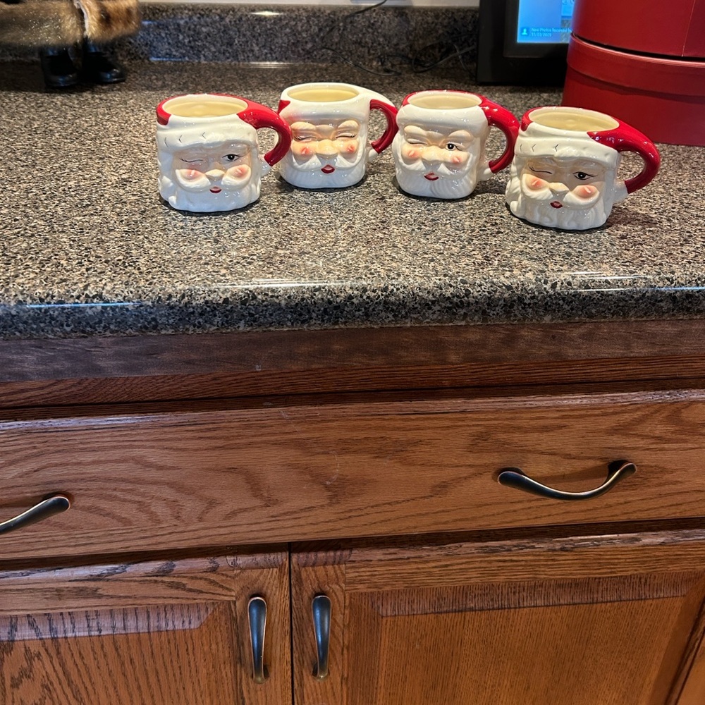 Pottery Barn Vintage 2013 Santa Claus Face Mugs Set-4 individual face mugs